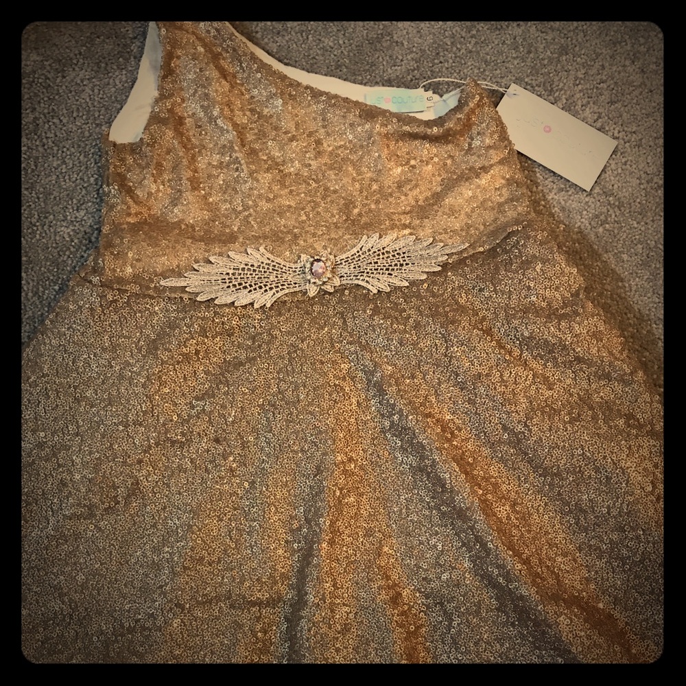 Just couture size 6 Christmas dress NWT